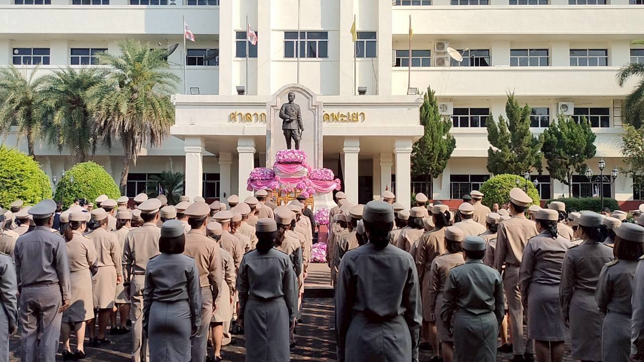 รองผู้ว่าราชการจังหวัดพะเยา นำข้าราชการ ทหาร ตำรวจ และข้าราชการส่วนท้องถิ่น ประกอบพิธีเนื่องในวันท้องถิ่นไทย ประจำปี 2569