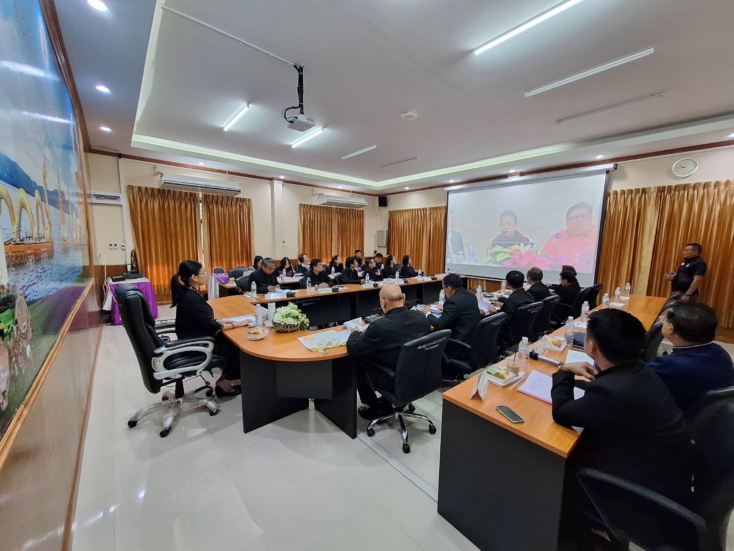 จังหวัดพะเยาคัดเลือก นางสาววรรณวิมล อธิคมธร ครูโรงเรียนเชียงคำวิทยาคม ผู้สมควรได้รับพระราชทานรางวัลสมเด็จเจ้าฟ้ามหาจักรี ครั้งที่ 7 ปี 2570 เป็นตัวแทนของจังหวัด