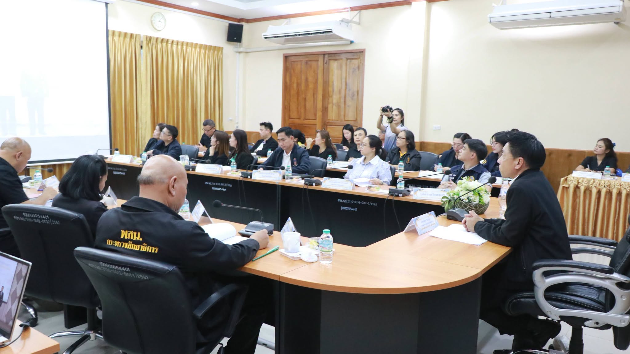 จังหวัดพะเยา เดินหน้าขับเคลื่อนโครงการ &ldquo;Thailand Zero Dropout&rdquo; บูรณาการความร่วมมือทุกภาคส่วน ดึงเด็กและเยาวชนที่หลุดออกจากระบบการศึกษากลับเข้าสู่การเรียนรู้ ตั้งเป้าลดจำนวนเด็กนอกระบบให้เป็นศูนย์